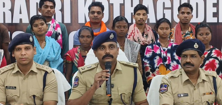 <div>Seventeen Maoists surrender in Telangana’s Bhadradri Kothagudem district</div>