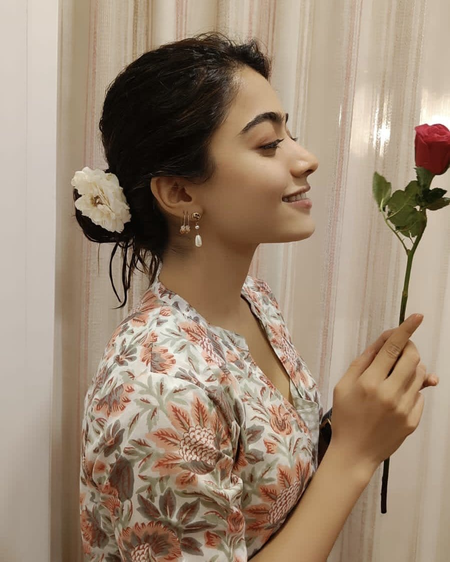 <div>Rashmika’s advice to fan going through tough phase in life wins hearts online</div>