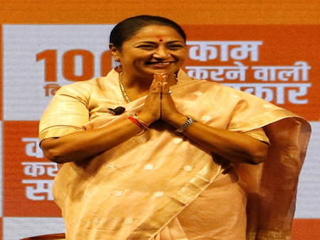 In a poetic tribute, Delhi CM Rekha Gupta recites ‘Main Bhi Sindoor Hun’