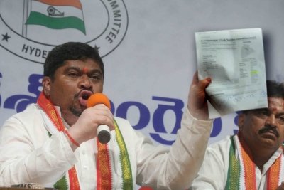 Telangana transport minister urges RTC employees not to go on strike