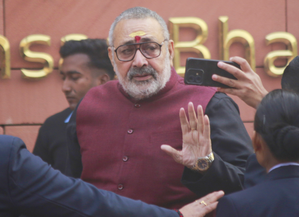 <div>Congress chief echoing Pakistan’s lines: Giriraj Singh slams Kharge over Op Sindoor remarks</div>