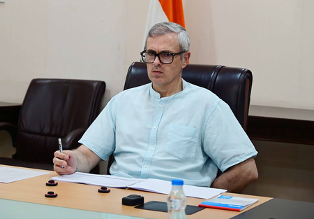 <div>J&K CM requests Centre to ensure safety of Kashmiri students in Iran</div>
