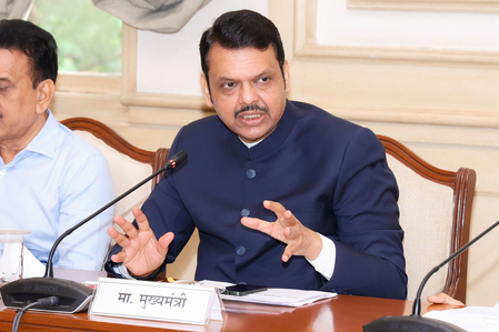 <div>‘Completely wrong’, CM Fadnavis reprimands BJP MLA Lonikar for comments on farmers</div>