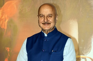 Anupam Kher honors mother Dulari’s birthday with heartfelt tribute to her sacrifices