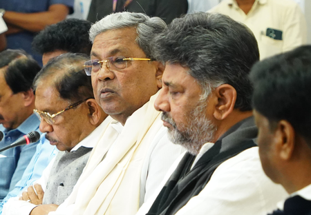 <div>Chinnaswamy stampede: Siddaramaiah announces suspension of B’luru Police Commissioner; new top cop appointed (Ld)</div>