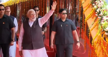 <div>Very special moment, say J&K students after meeting PM Modi on inaugural Vande Bharat journey</div>