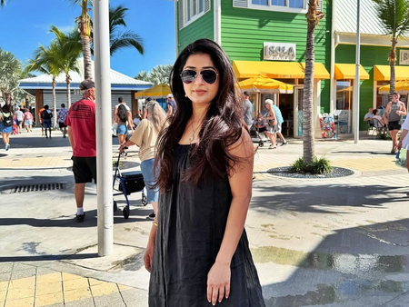 <div>Meera Jasmine offers prayers for actor Shine Tom Chacko’s grieving family</div>
