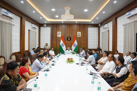 <div>Manipur MLAs’ delegation urges Governor to find amicable solution to ethnic crisis</div>