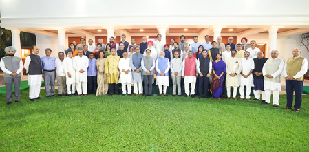 <div>‘Proud’ at how they advocated India’s stance, says PM Modi at meeting with Op Sindoor delegations</div>