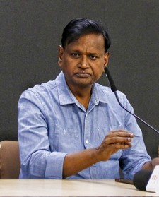 <div>Udit Raj calls honeymoon murder case ‘movie masala’, mocks media</div>