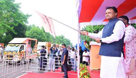 <div>CM Majhi flags off ‘Vikas Vahan’ marking first anniversary of BJP govt in Odisha</div>