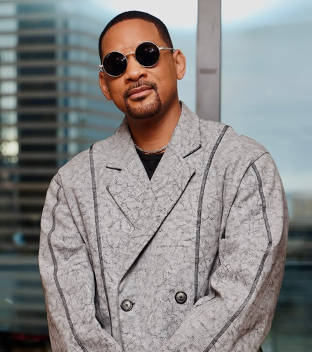 Will Smith brings house down in London with surprise street performance