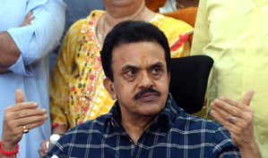 <div>Uddhav will destroy Raj’s MNS: Sanjay Nirupam on possible alliance between Thackeray cousins</div>