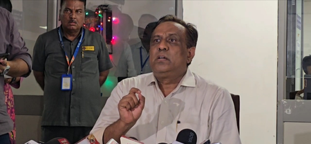 <div>‘We stand with you’: Ahmedabad Civil Hospital Superintendent offers support to victims’ families</div>