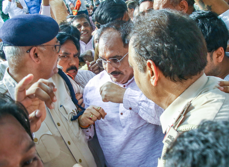 <div>Delhi BJP chief detained during protest against vandalism at Tagore’s ancestral house in B’desh</div>