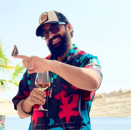 <div>Raj Kundra pens a poetic note on an unexpected ‘silent visitor’ and universal signs</div>
