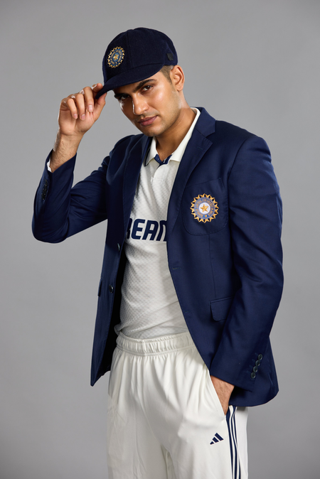 <div>‘Take your time’: Shastri’s words of wisdom to Gill ahead of Test captaincy debut</div>