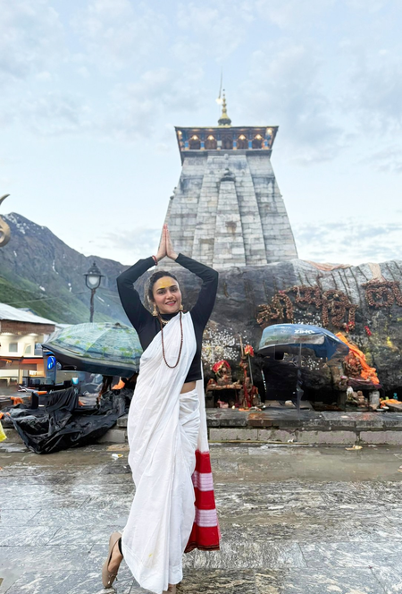 Amruta Khanvilkar visits Kedarnath Temple to celebrate  International Yoga Day