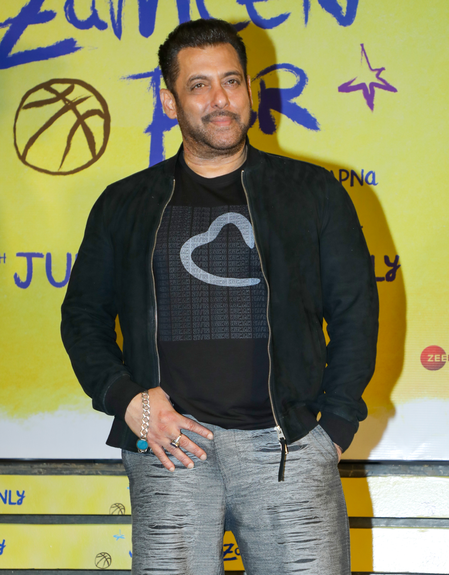 <div>Salman Khan reveals who was the real inspiration behind his iconic ‘Tere Naam’ look</div>