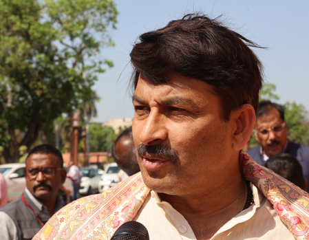 <div>Ex-Cong MLA calls Aurangzeb ‘pious’, invites BJP’s ire</div>