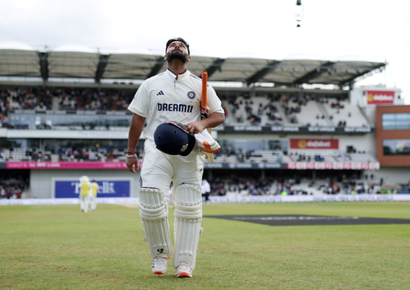 <div>1st Test: Pant reprimanded for showing dissent at umpire’s decision on day 3</div>
