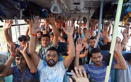 <div>J&K LG meets political leaders, discusses Amarnath Yatra preparations</div>