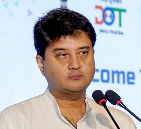 Scindia assures support to make Tripura pineapple a global brand