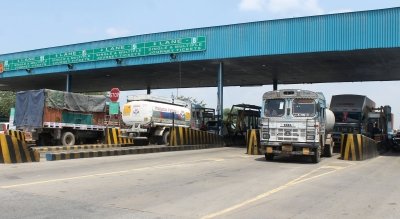 Centre launches Rs 3,000 FASTag annual pass for cars to ease highway drive
