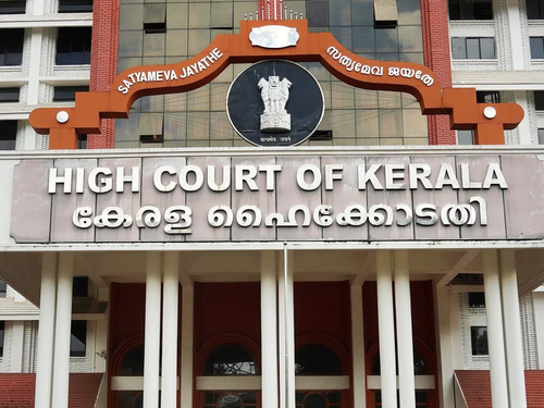 <div>Kerala HC orders probe into appointment of Achuthanandan’s son as state-run institute’s Director</div>
