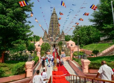 <div>SC refuses to entertain plea demanding Buddhists’ autonomy in managing Mahabodhi Temple</div>