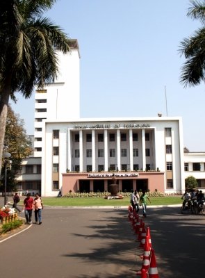 Student found dead in mysterious circumstances in IIT Kharagpur, 2nd death in 4 days