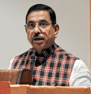 <div>K’taka CM making false statements on fertilizers’ shortage: Union Minister</div>