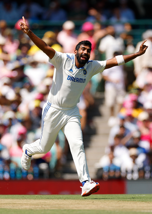 <div>2nd Test: Bumrah’s absence at Edgbaston ‘very hard to believe’, says Shastri</div>