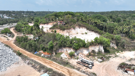 <div>272 road & rail projects being implemented under Sagarmala scheme: Sonowal</div>