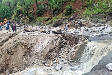 Himachal battles monsoon fury: 1 dead, several missing in Mandi after cloudbursts and landslides