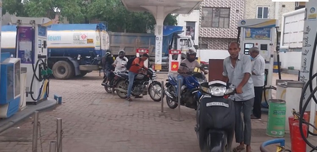 Two vehicles seized as Delhi enforces fuel ban on over-age vehicles