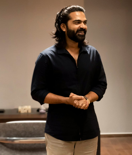 <div>Simbu to sport dual looks in Vetrimaran’s film?</div>