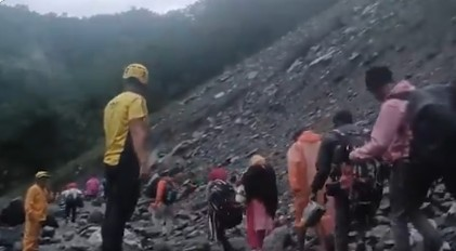 Another batch of 5,246 Yatris leave for Valley as Amarnath Yatra begins today