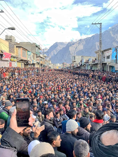 <div>‘We reject occupation’: Gilgit-Baltistan rises against Pakistan’s land grabs (IANS Analysis)</div>