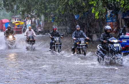 <div>Gujarat’s 28 dams filled to capacity as monsoon rainfall reaches 55.26 pc of seasonal average</div>