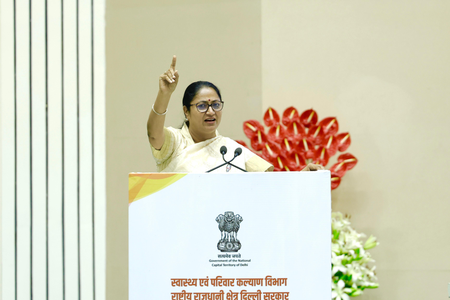 <div>CM Rekha Gupta slams AAP’s health model, terms ‘Mohalla Clinics’ a ‘photo propaganda’</div>