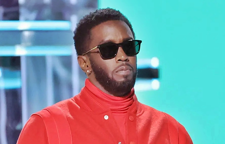 <div>Sean ‘Diddy’ Combs receives standing ovation from fellow inmates after court hearing</div>