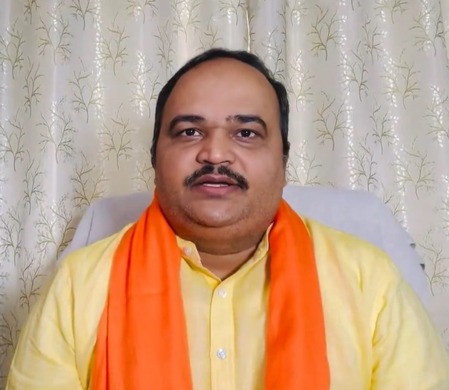 Shiv Sena-UBT hits back at BJP amid attacks on Hindi-speaking individuals