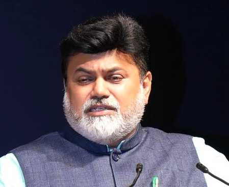 Implementation of 90 pc MoUs signed during Davos summit underway: Maha Minister