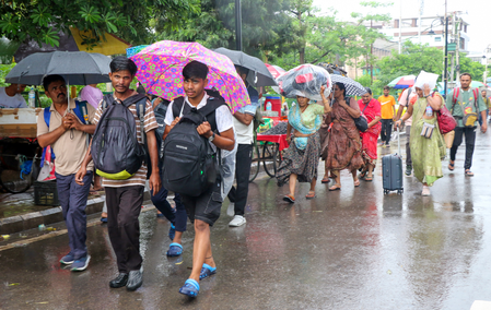 Amarnath Yatra suspended due to heavy rainfall forecast; no batch allowed today (Lead)