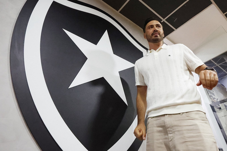 <div>Carlo Ancelotti’s son Davide named Botafogo manager</div>