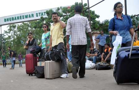 <div>Double whammy: Bharat Bandh by TUs, drivers’ strike hits normal life in Odisha</div>