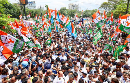 <div>As LoP Gandhi says govt trying to ‘steal’ Bihar polls, Dy CM Choudhary calls Oppn’s protest ‘drama’ (Ld)</div>