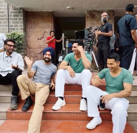<div>Diljit Dosanjh enjoys another day of ‘Border 2’ shoot with Varun Dhawan & Ahaan Shetty</div>