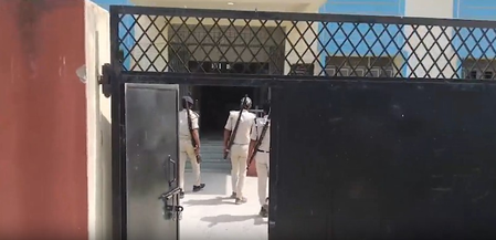 EOU raids Bihar executive engineer Pramod Kumar in disproportionate assets case